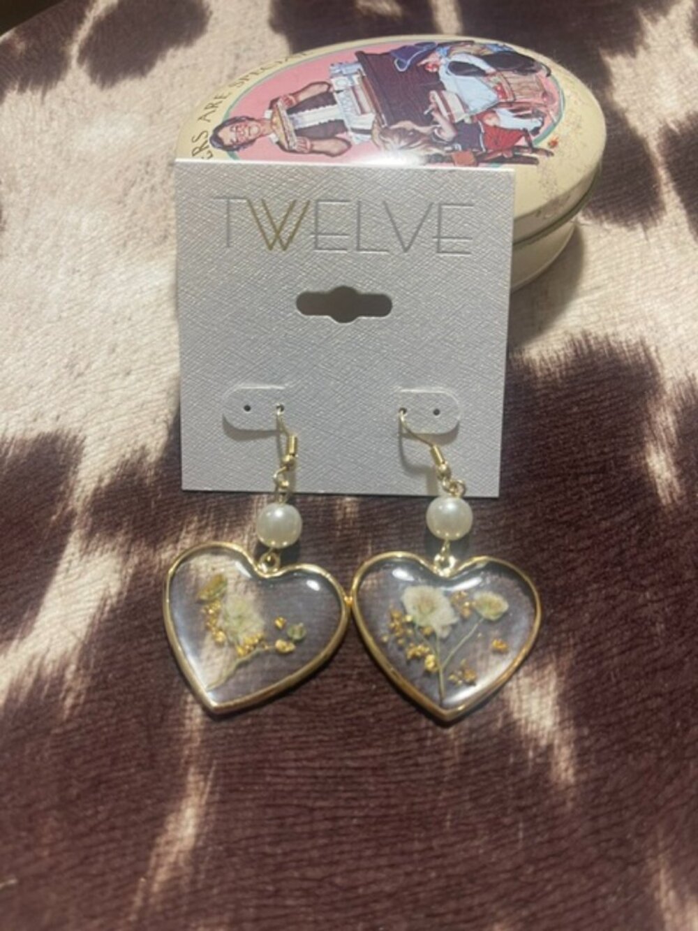 Twelve Brand Pressed Flower Heart Earrings Gold Tone-Pearl Dangle NWT